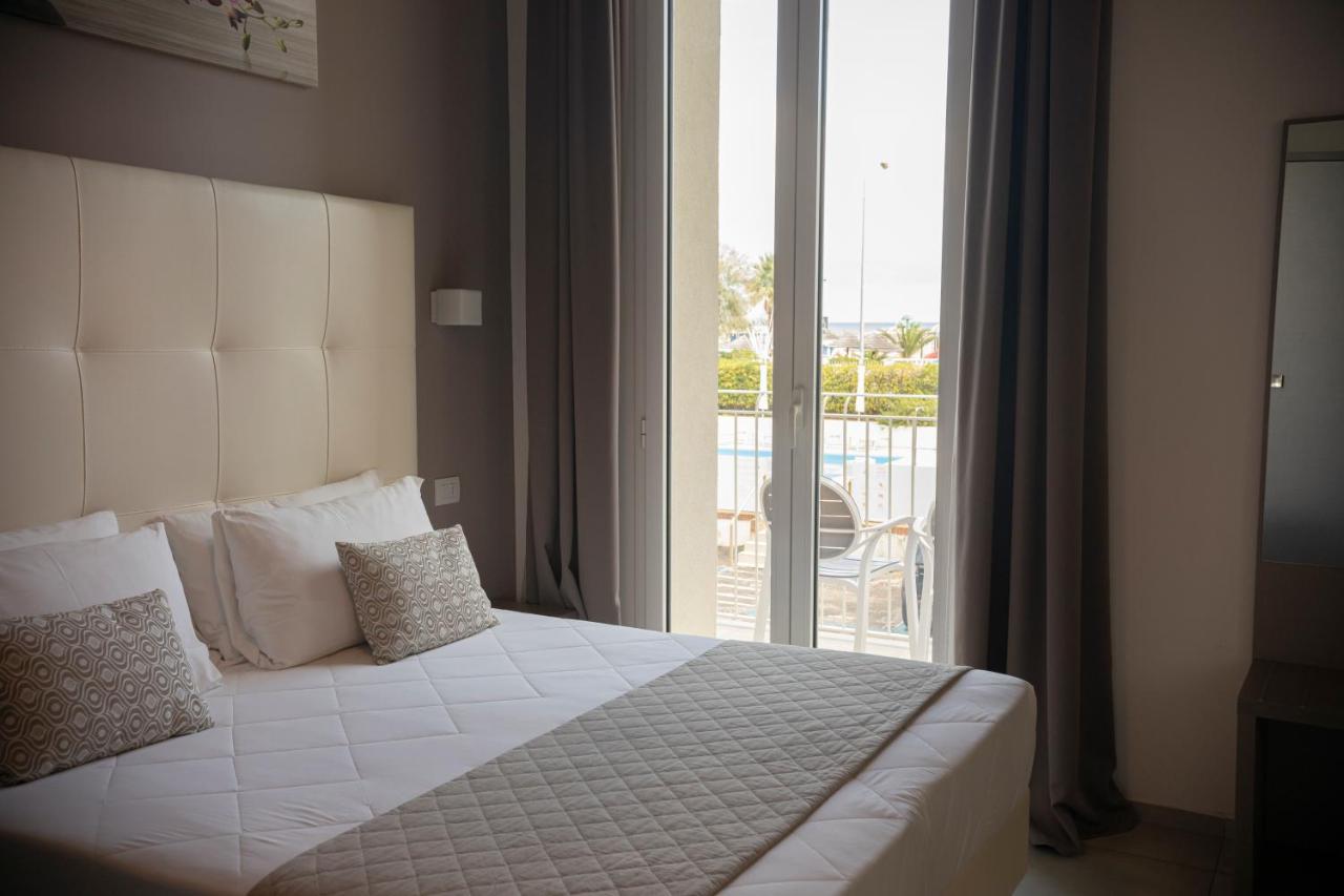 רימיני Hotel Villa Augustea מראה חיצוני תמונה