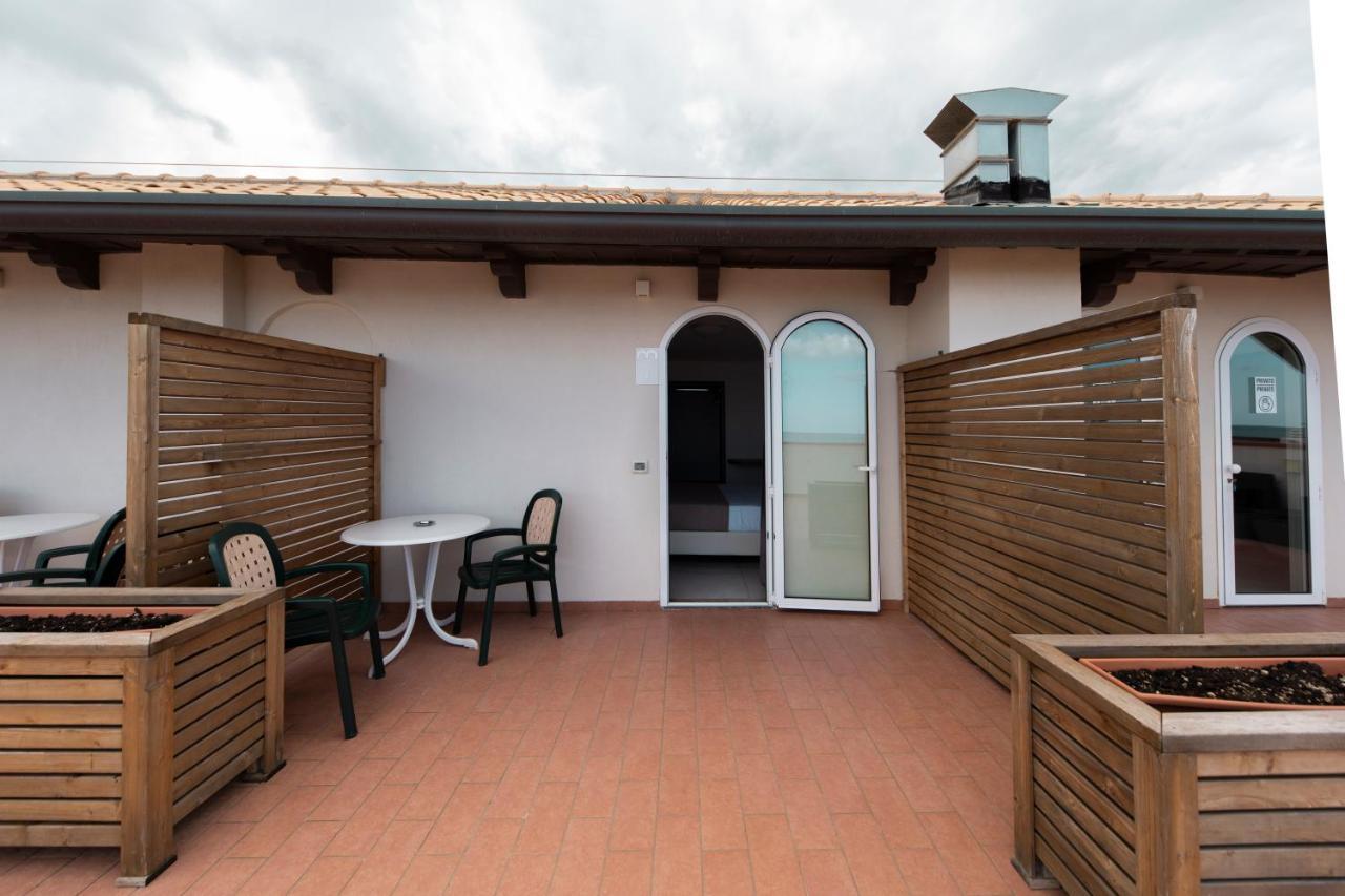 רימיני Hotel Villa Augustea מראה חיצוני תמונה