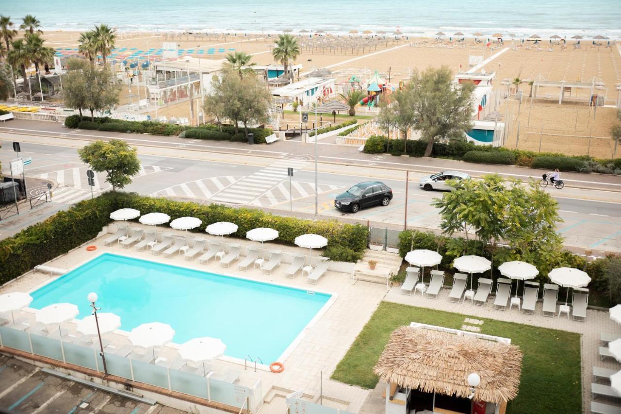 רימיני Hotel Villa Augustea מראה חיצוני תמונה