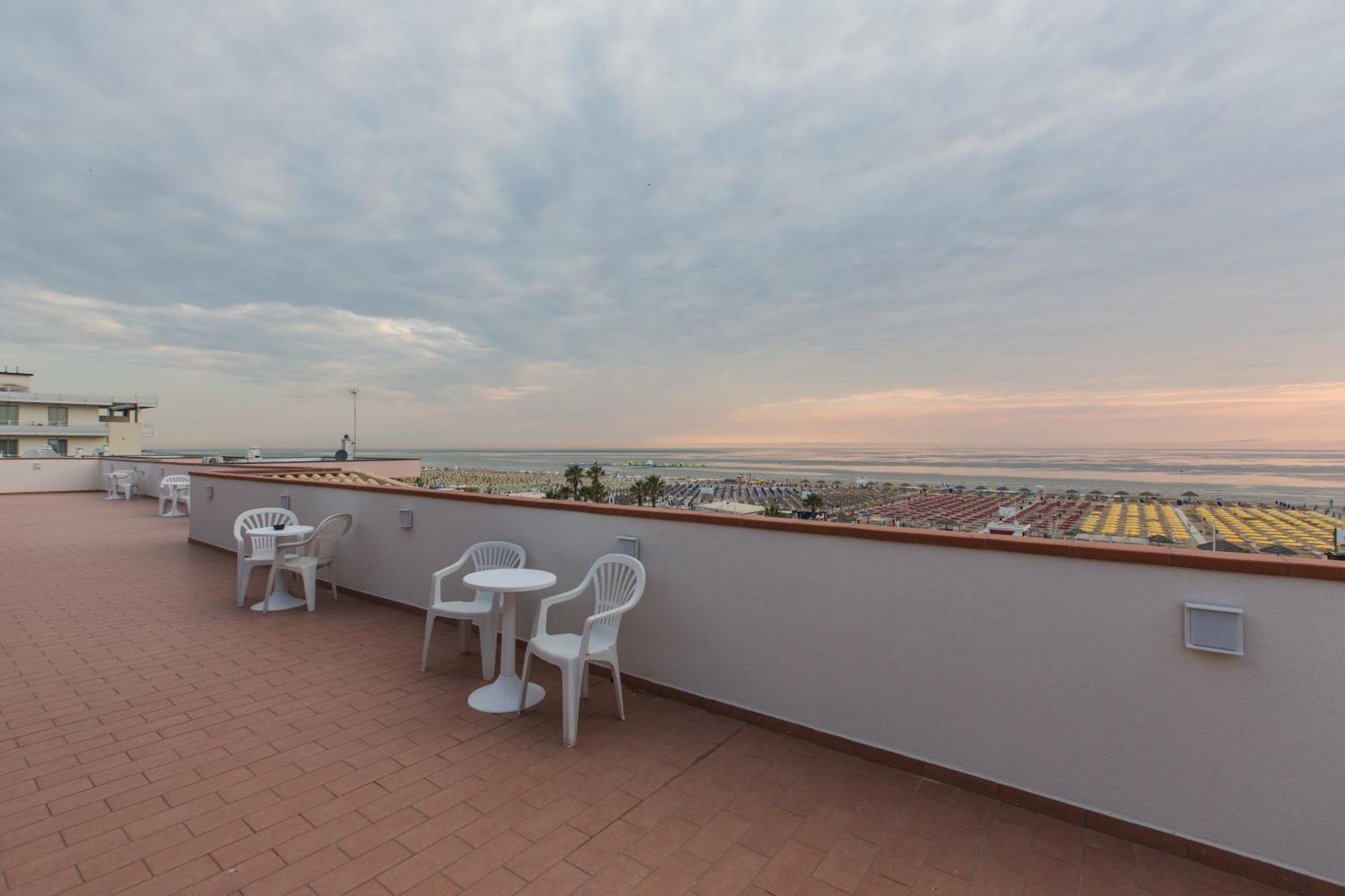 רימיני Hotel Villa Augustea מראה חיצוני תמונה