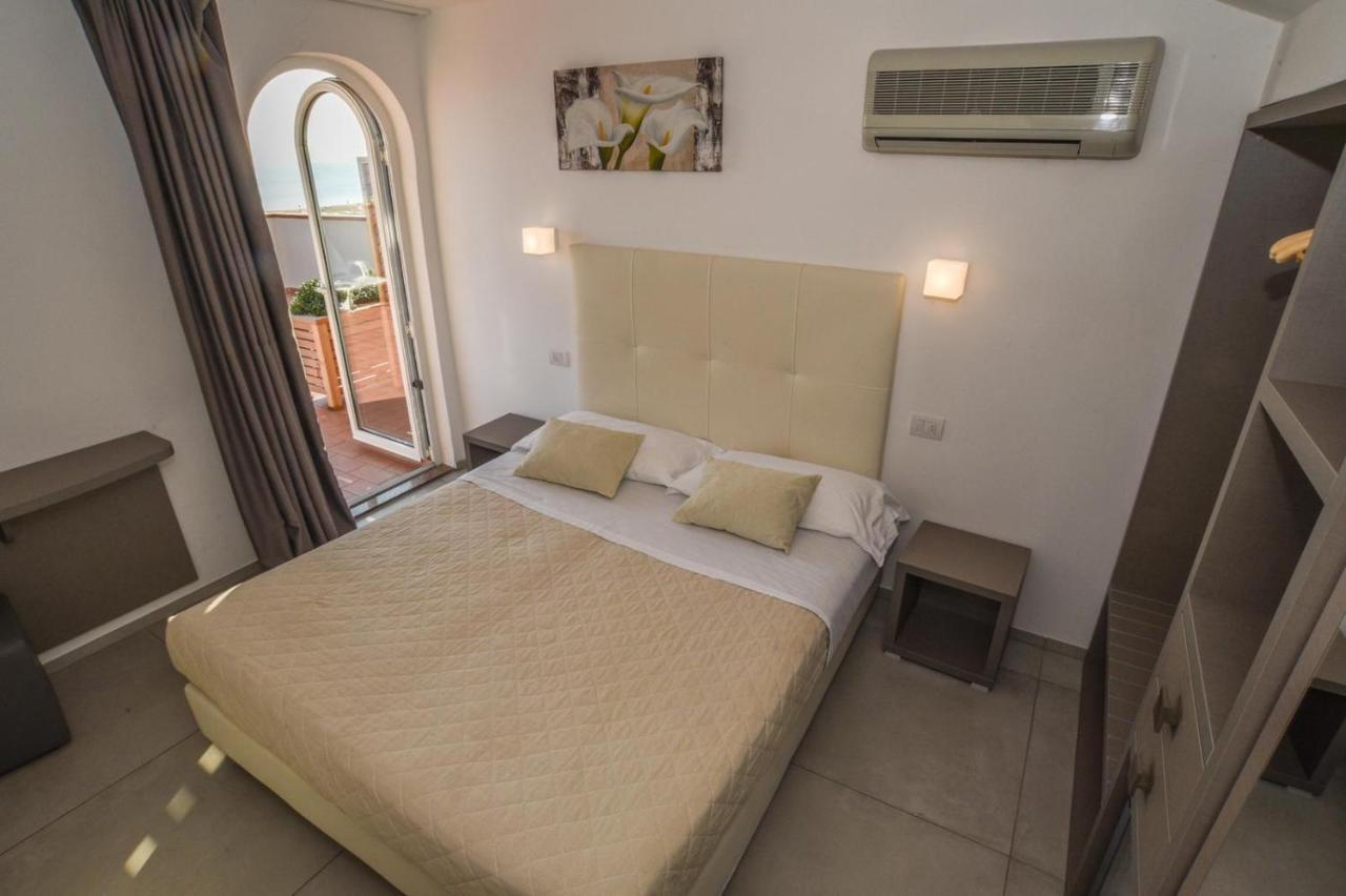 רימיני Hotel Villa Augustea מראה חיצוני תמונה