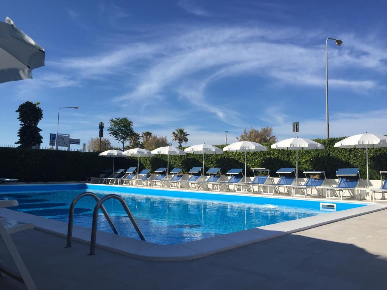 רימיני Hotel Villa Augustea מראה חיצוני תמונה