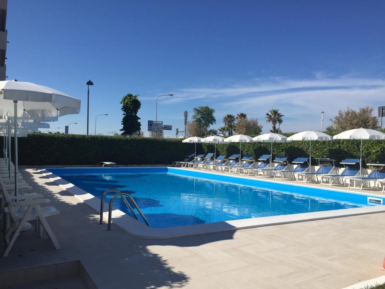 רימיני Hotel Villa Augustea מראה חיצוני תמונה