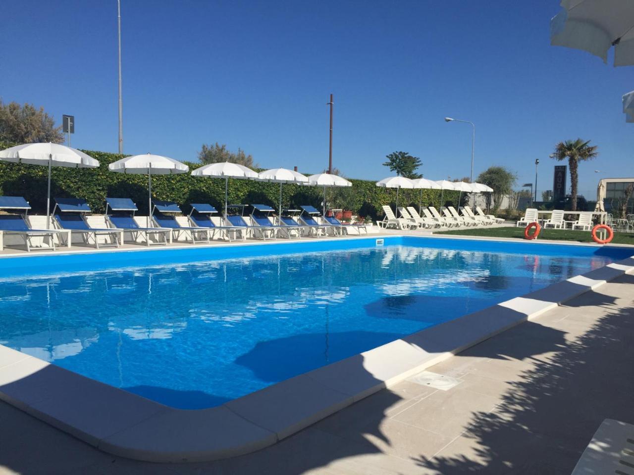רימיני Hotel Villa Augustea מראה חיצוני תמונה